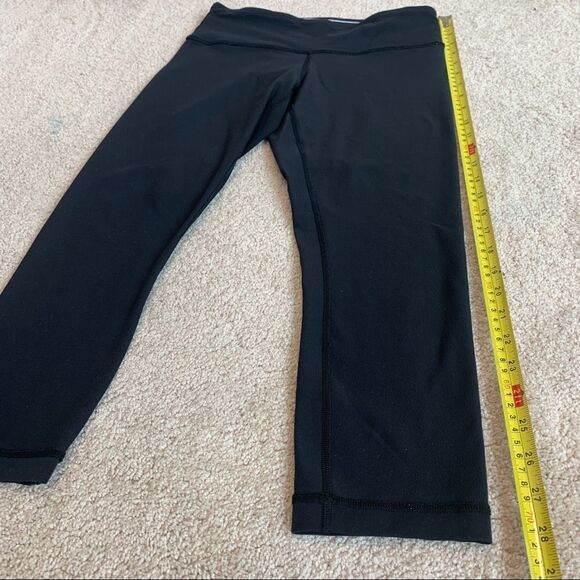 LULULEMON black capri leggings white black striped waist band Sz 6 - Picture 8 of 11